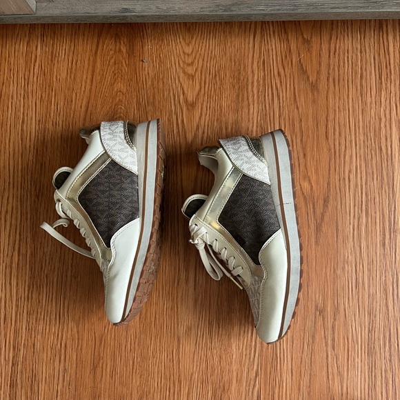 Michael Kors sneakers - Picture 2 of 3